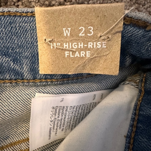 NWT Madewell 11" High-Rise Flare Jeans in Conwell Wash - Picture 5 of 8